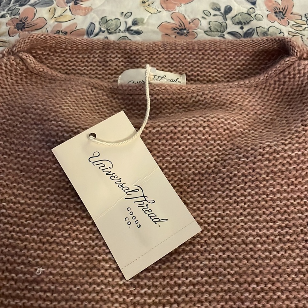 Universal Threads sweater - Picture 8 of 9